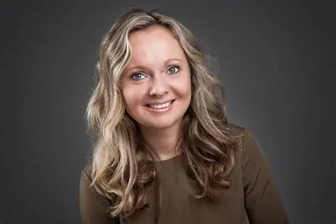 Elise (35)